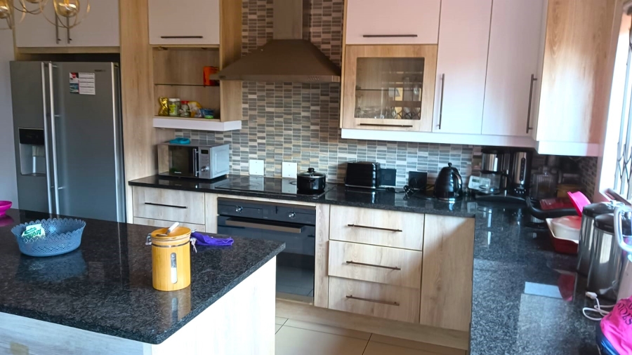 To Let 4 Bedroom Property for Rent in Edleen Gauteng