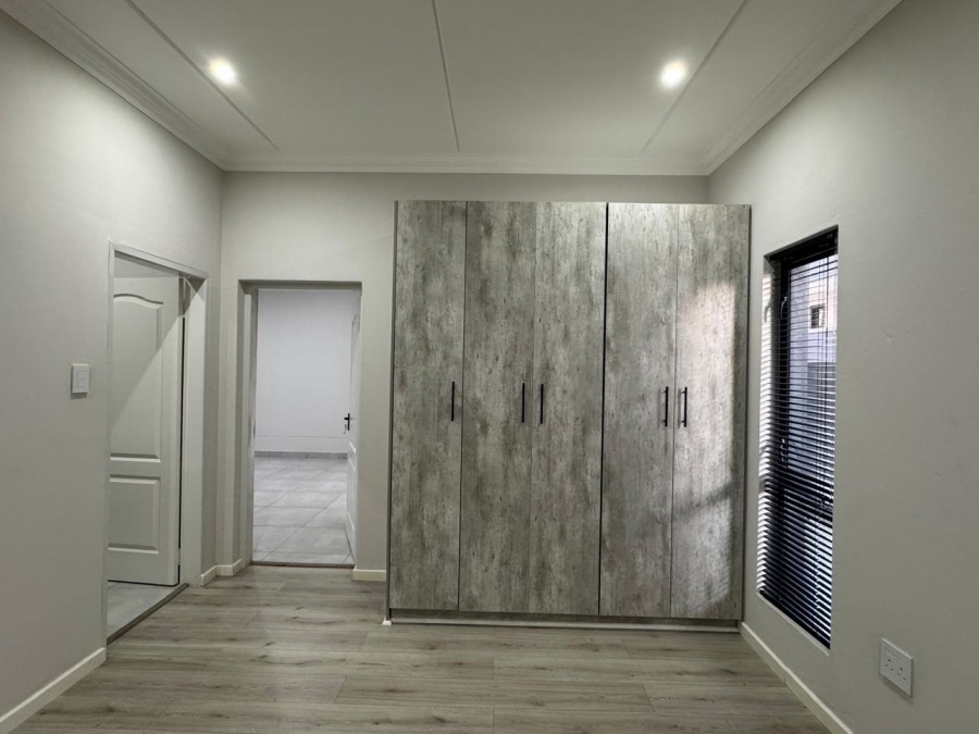 2 Bedroom Property for Sale in Bryanston Gauteng