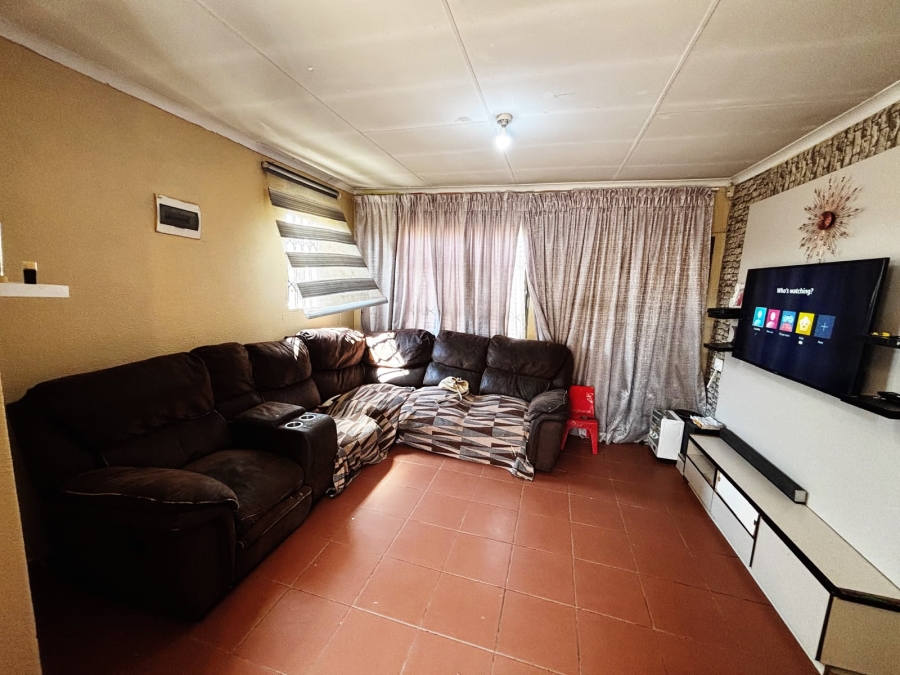 3 Bedroom Property for Sale in Windmill Park Gauteng