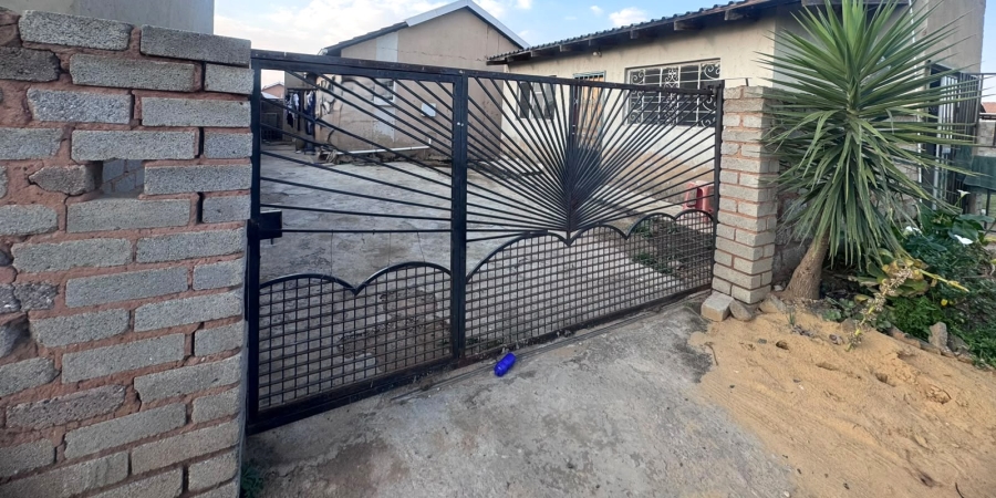 4 Bedroom Property for Sale in Windmill Park Gauteng
