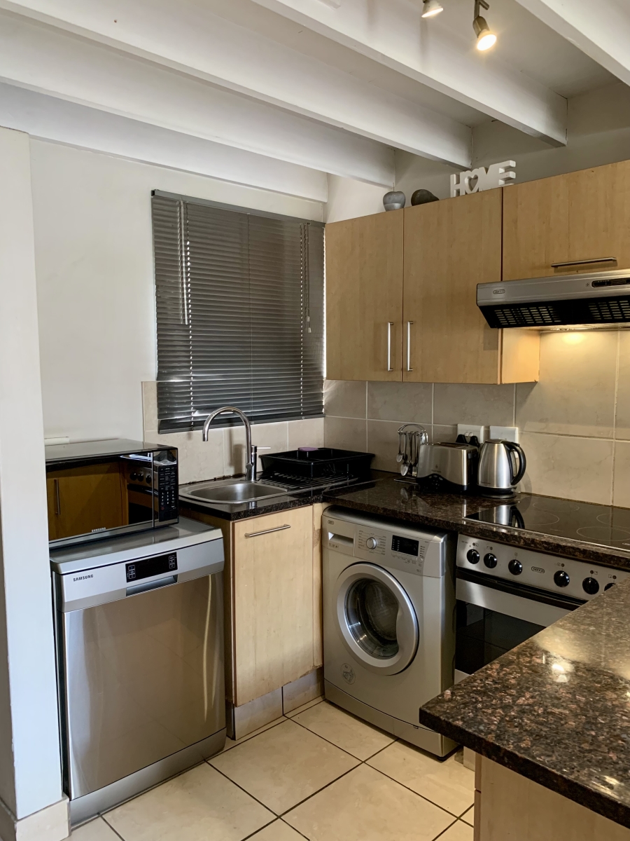 To Let 2 Bedroom Property for Rent in Sunninghill Gauteng