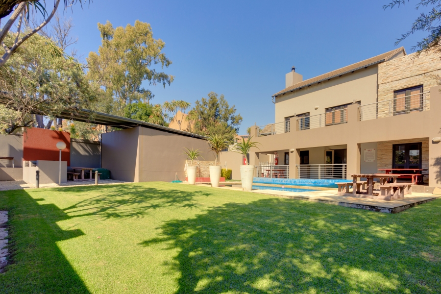 To Let 2 Bedroom Property for Rent in Sunninghill Gauteng