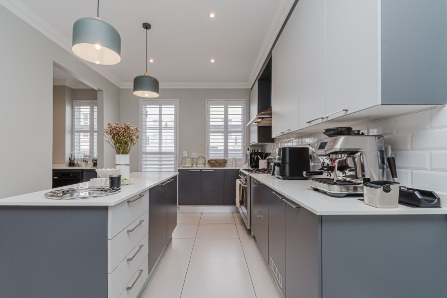 2 Bedroom Property for Sale in Bryanston Gauteng