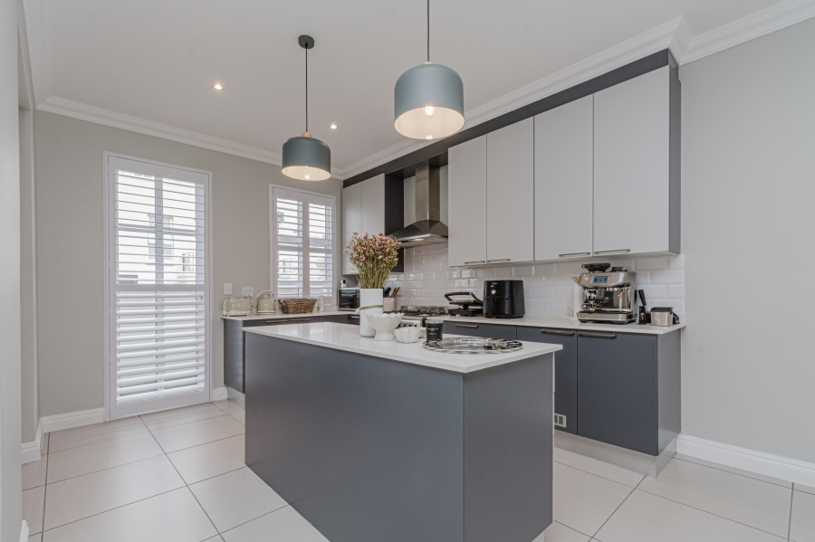 2 Bedroom Property for Sale in Bryanston Gauteng