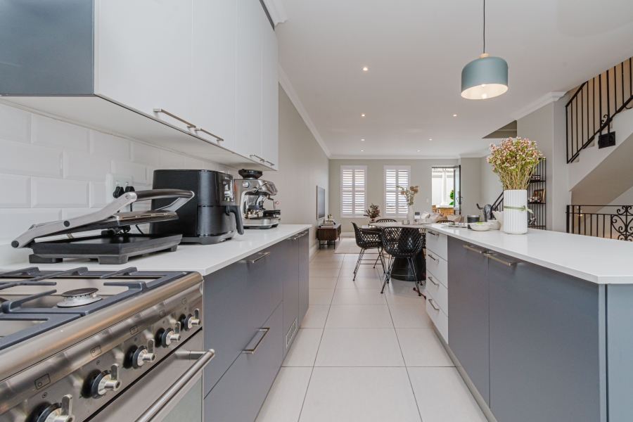 2 Bedroom Property for Sale in Bryanston Gauteng