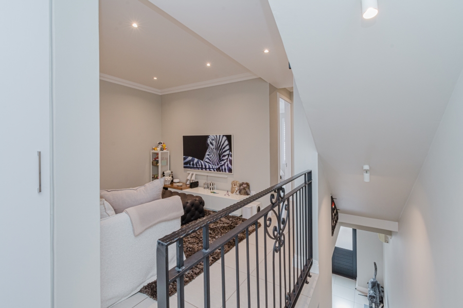 2 Bedroom Property for Sale in Bryanston Gauteng