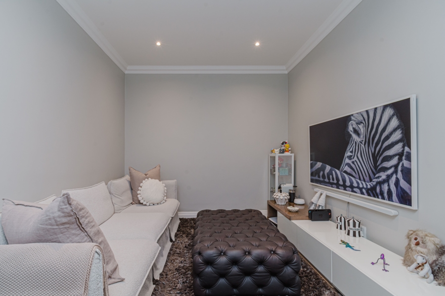 2 Bedroom Property for Sale in Bryanston Gauteng