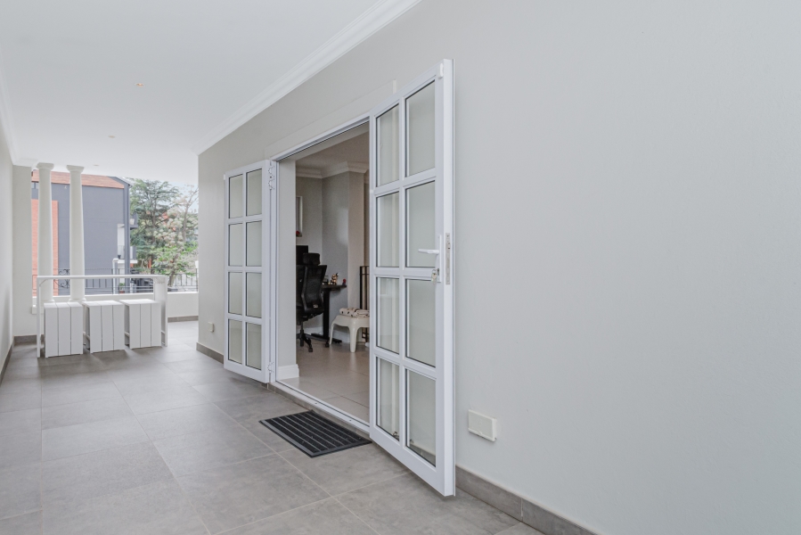2 Bedroom Property for Sale in Bryanston Gauteng