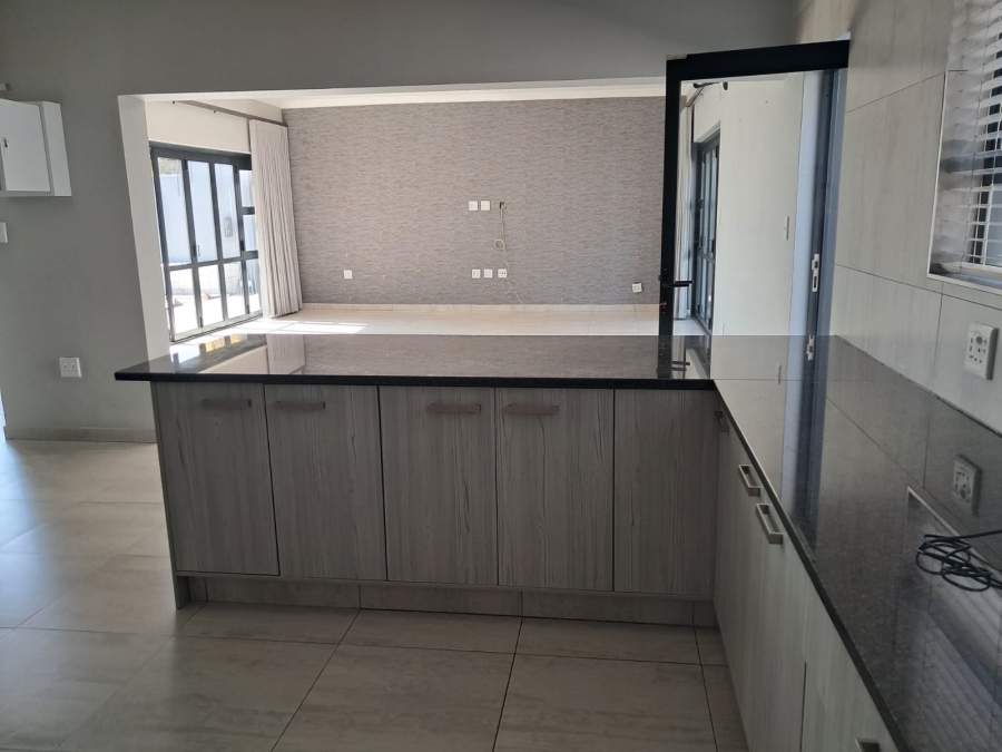 4 Bedroom Property for Sale in Linksfield Gauteng