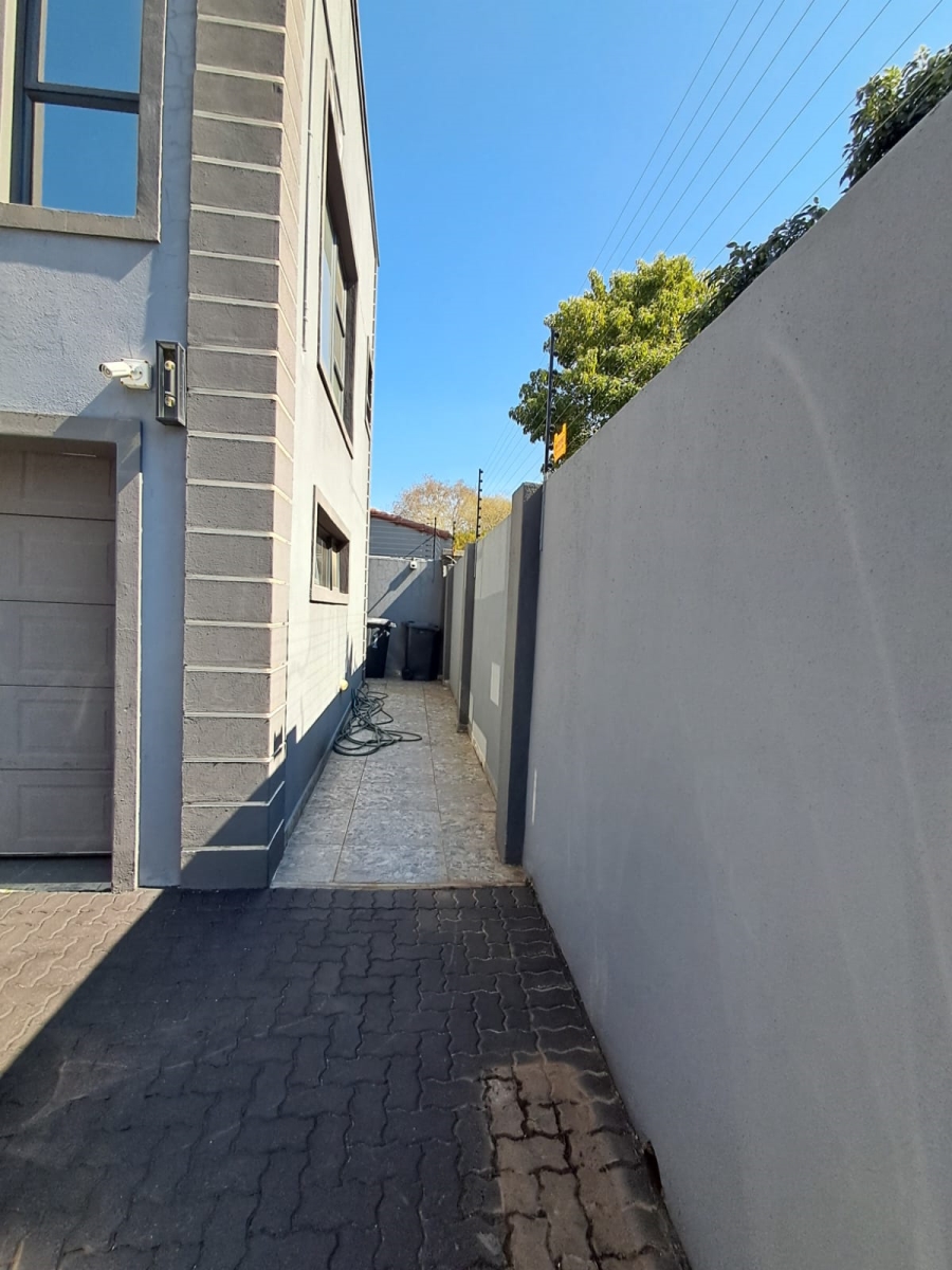 4 Bedroom Property for Sale in Linksfield Gauteng