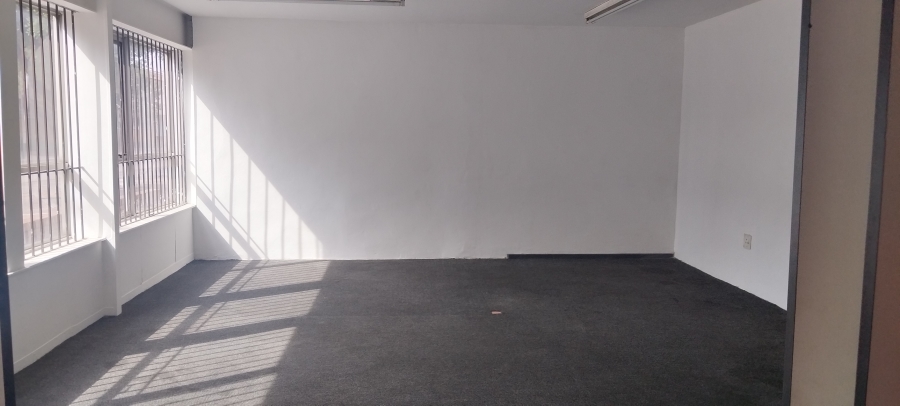 To Let Commercial Property for Rent in Benrose Gauteng
