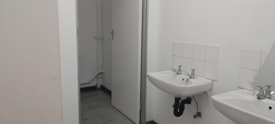 To Let Commercial Property for Rent in Benrose Gauteng