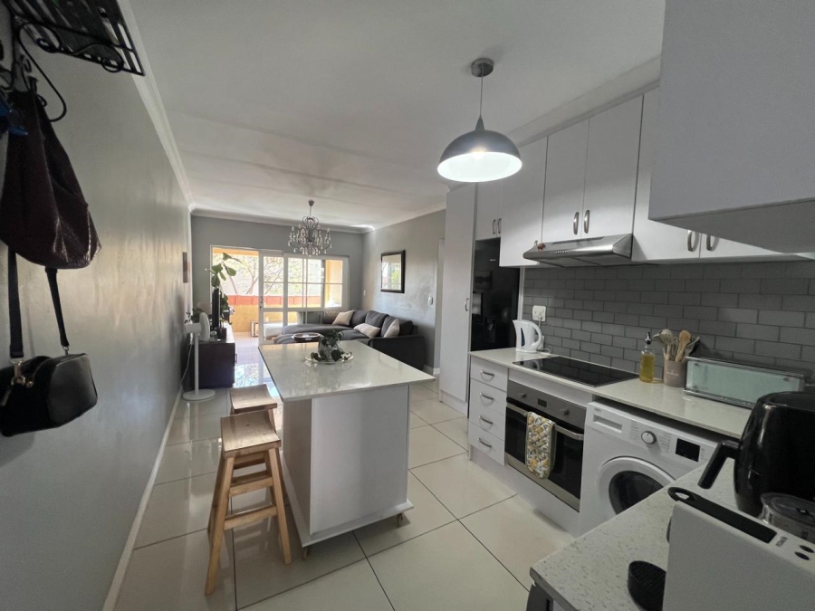 2 Bedroom Property for Sale in Benmore Gardens Gauteng