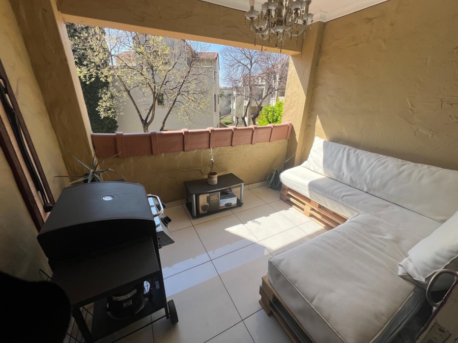 2 Bedroom Property for Sale in Benmore Gardens Gauteng