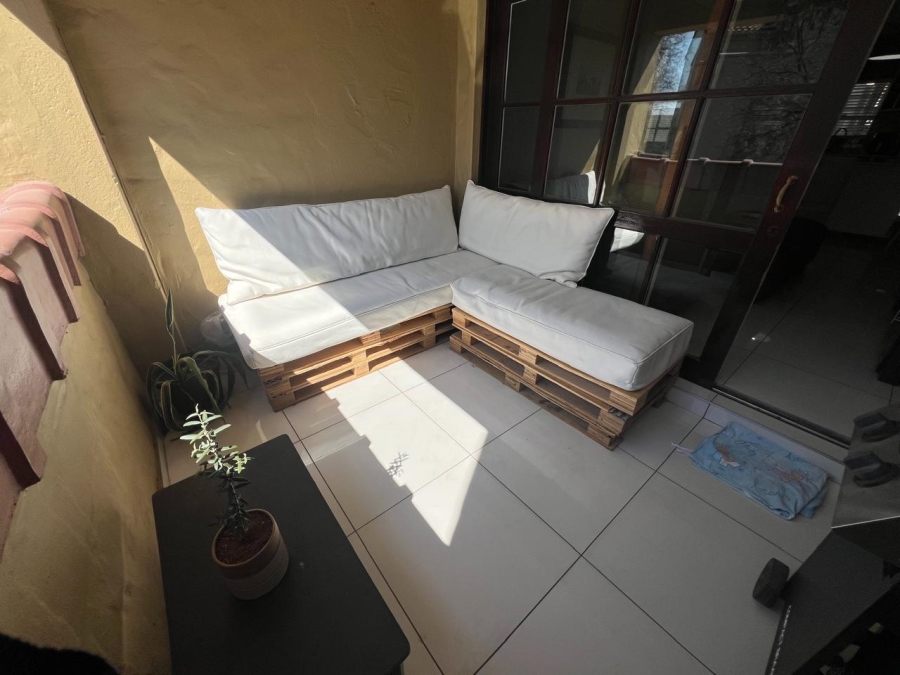 2 Bedroom Property for Sale in Benmore Gardens Gauteng