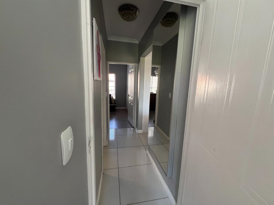 2 Bedroom Property for Sale in Benmore Gardens Gauteng