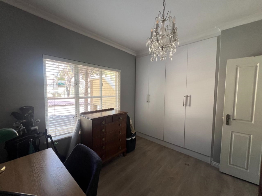 2 Bedroom Property for Sale in Benmore Gardens Gauteng