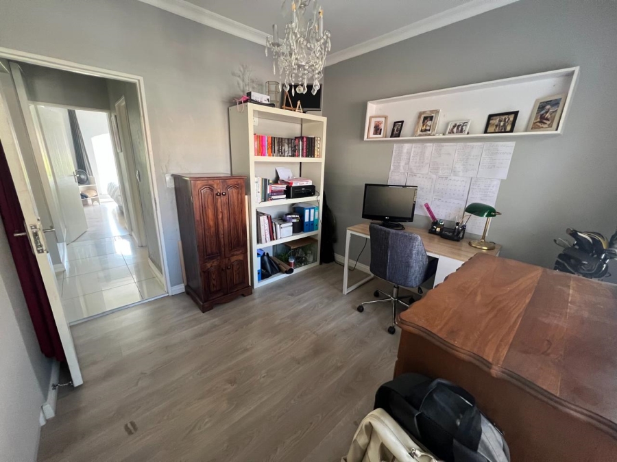 2 Bedroom Property for Sale in Benmore Gardens Gauteng