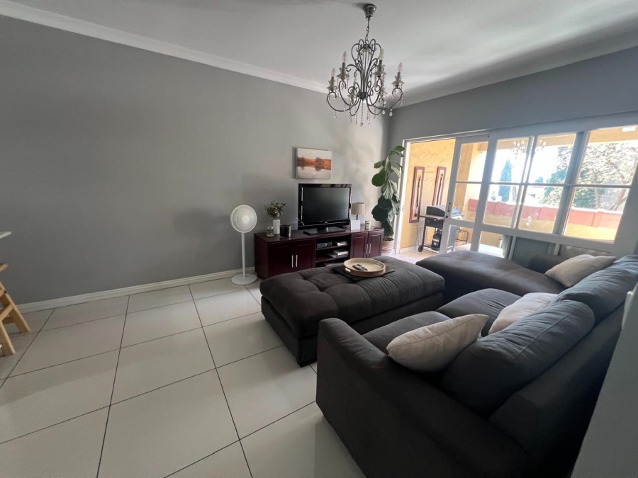 2 Bedroom Property for Sale in Benmore Gardens Gauteng