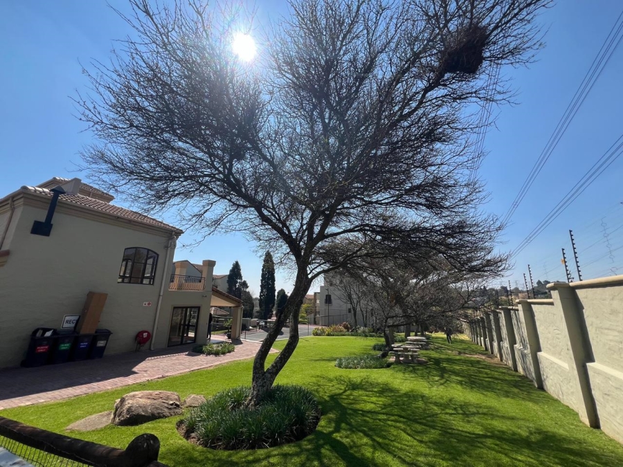 2 Bedroom Property for Sale in Benmore Gardens Gauteng