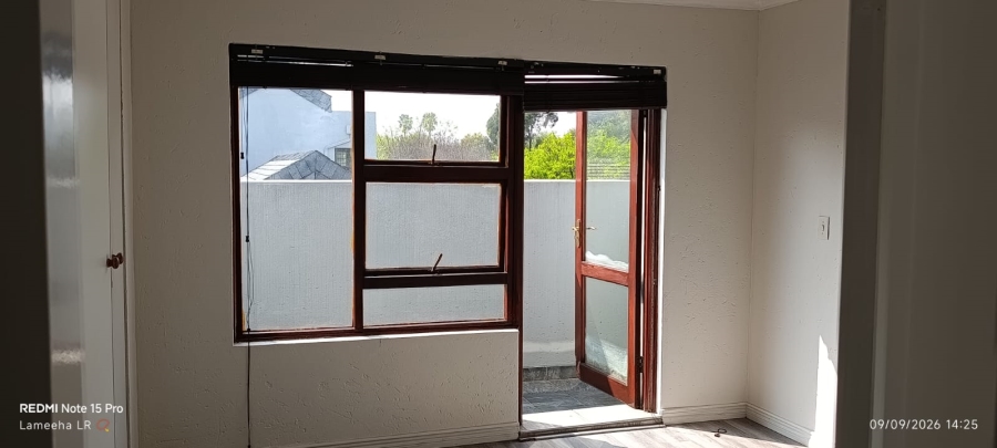 To Let 2 Bedroom Property for Rent in Lakefield Gauteng