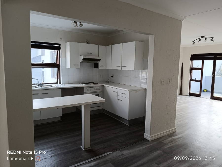 To Let 2 Bedroom Property for Rent in Lakefield Gauteng