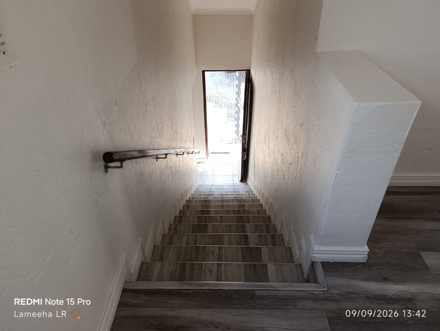 To Let 2 Bedroom Property for Rent in Lakefield Gauteng