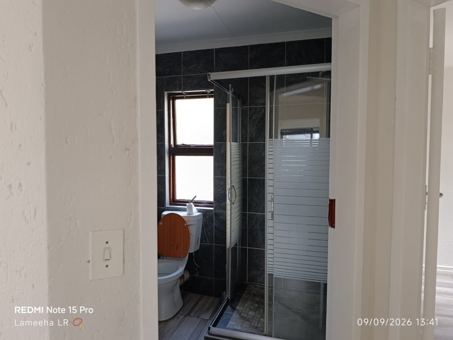 To Let 2 Bedroom Property for Rent in Lakefield Gauteng