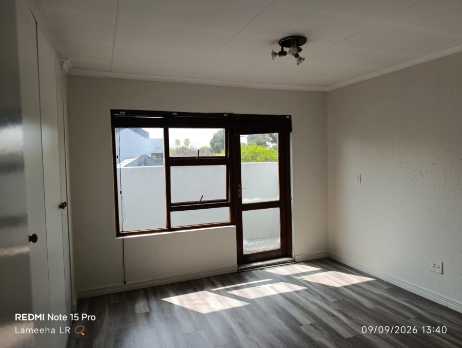 To Let 2 Bedroom Property for Rent in Lakefield Gauteng