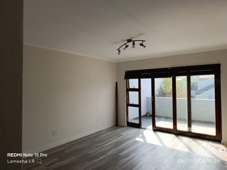 To Let 2 Bedroom Property for Rent in Lakefield Gauteng