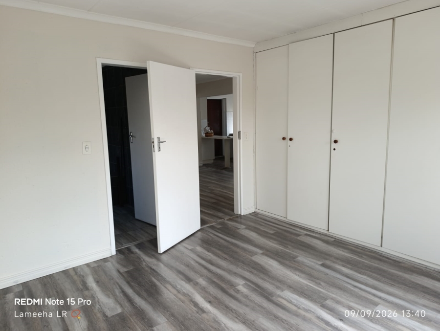 To Let 2 Bedroom Property for Rent in Lakefield Gauteng