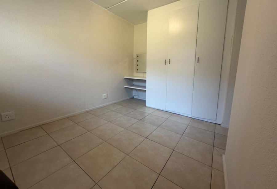To Let 2 Bedroom Property for Rent in Lakefield Gauteng