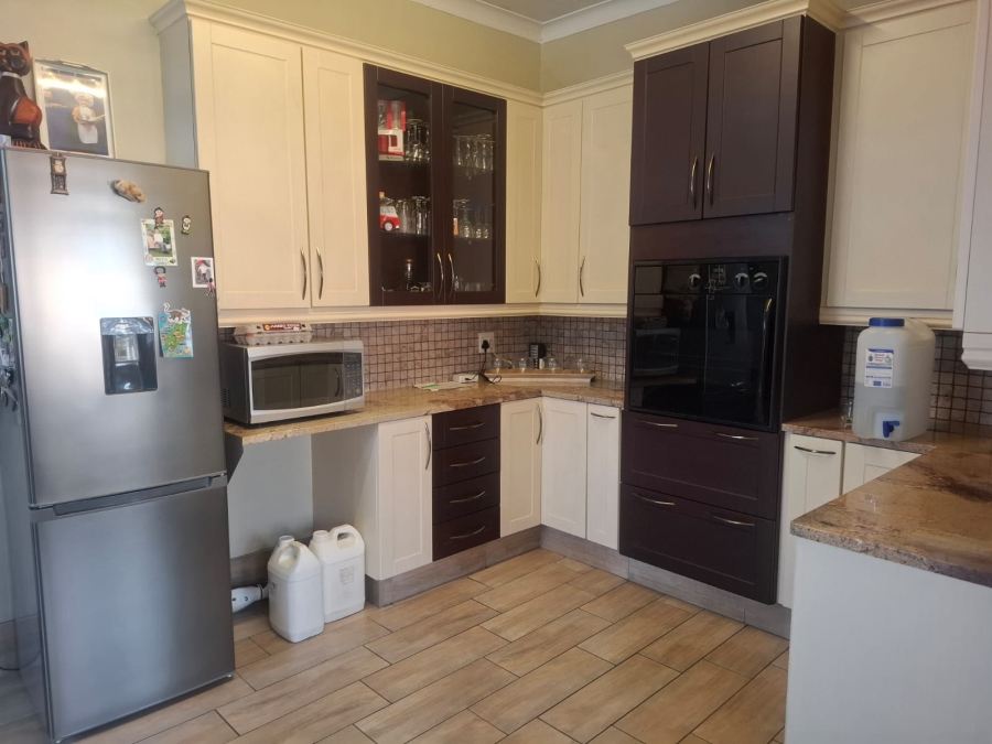 4 Bedroom Property for Sale in Cinderella Gauteng