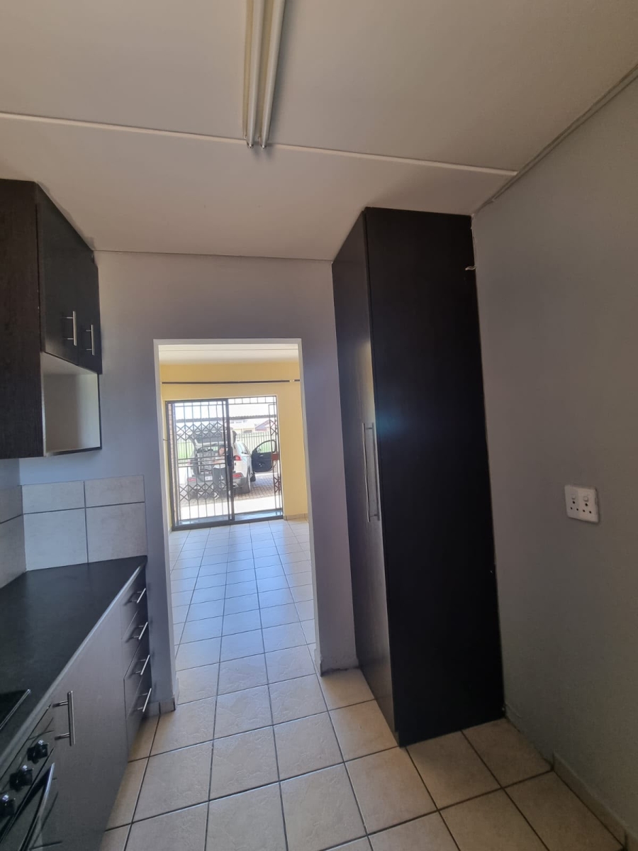 2 Bedroom Property for Sale in Dawn Park Gauteng