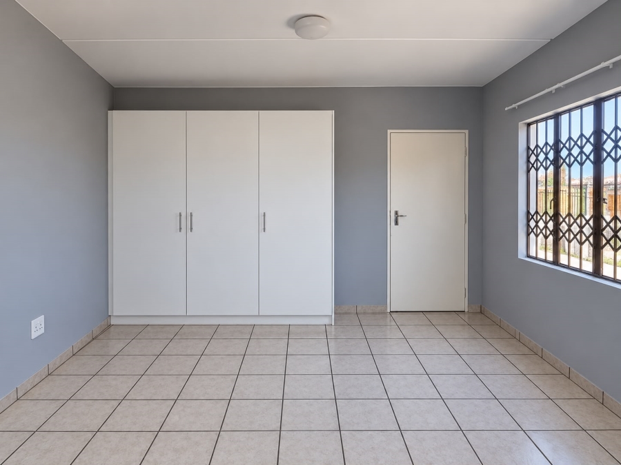 2 Bedroom Property for Sale in Dawn Park Gauteng