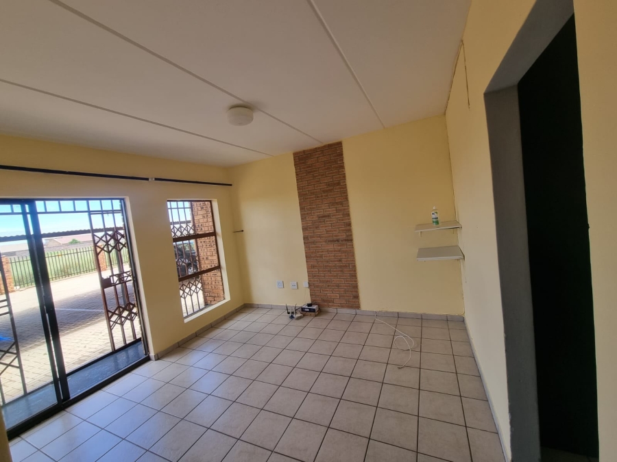 2 Bedroom Property for Sale in Dawn Park Gauteng