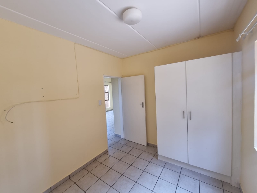 2 Bedroom Property for Sale in Dawn Park Gauteng