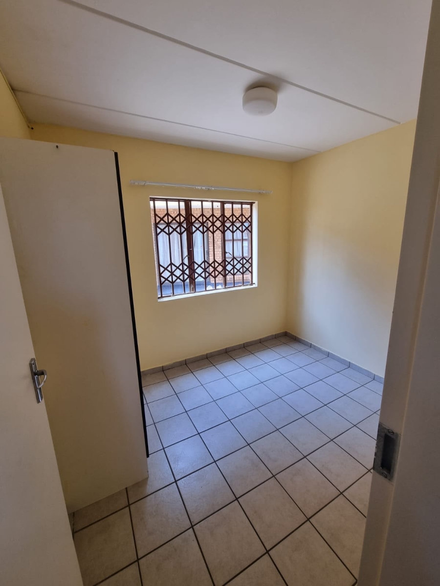 2 Bedroom Property for Sale in Dawn Park Gauteng