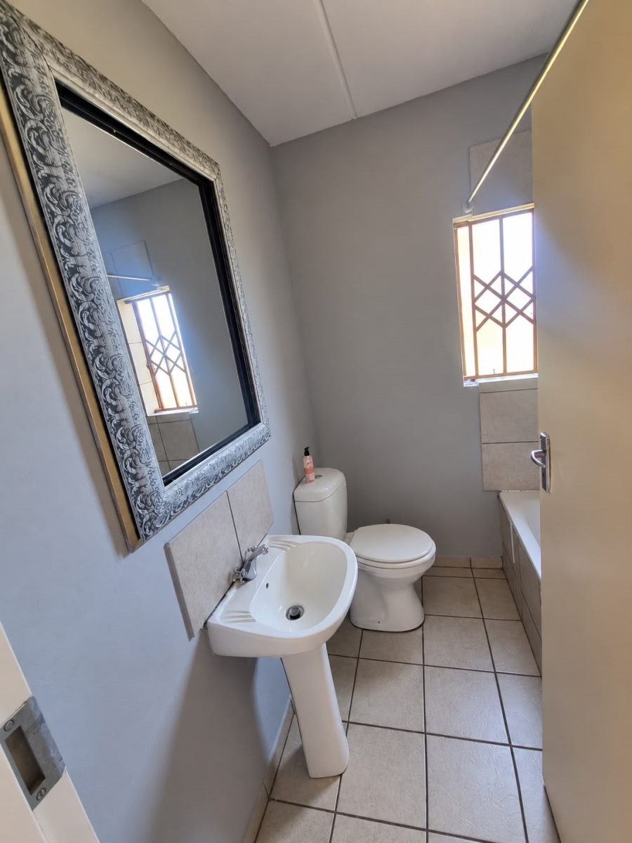 2 Bedroom Property for Sale in Dawn Park Gauteng