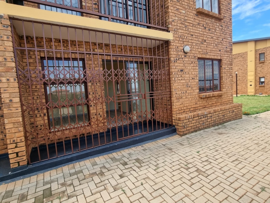 2 Bedroom Property for Sale in Dawn Park Gauteng