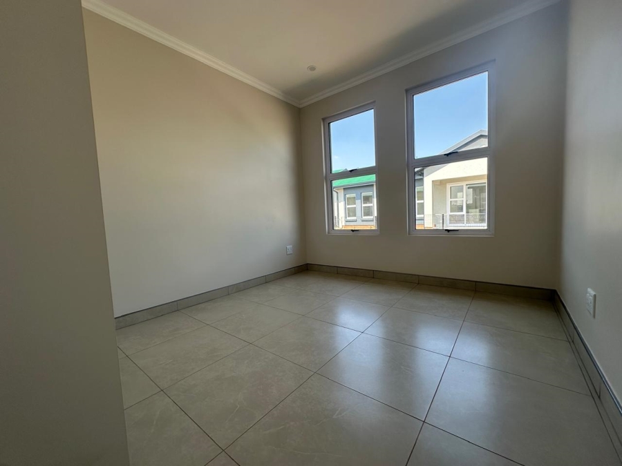 To Let 2 Bedroom Property for Rent in Modderfontein Gauteng