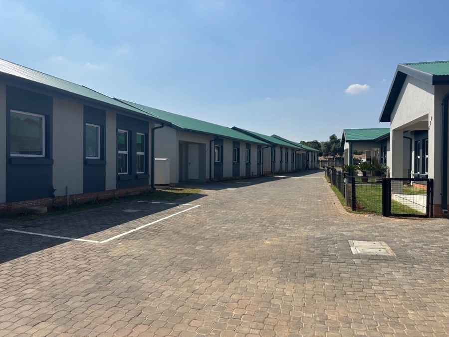 To Let 2 Bedroom Property for Rent in Modderfontein Gauteng