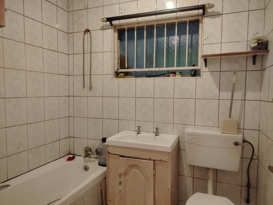 2 Bedroom Property for Sale in Germiston Central Gauteng