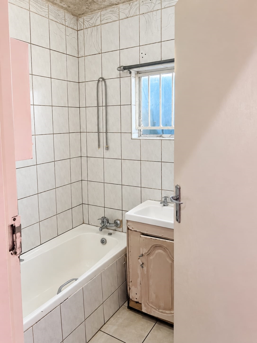 2 Bedroom Property for Sale in Germiston Central Gauteng