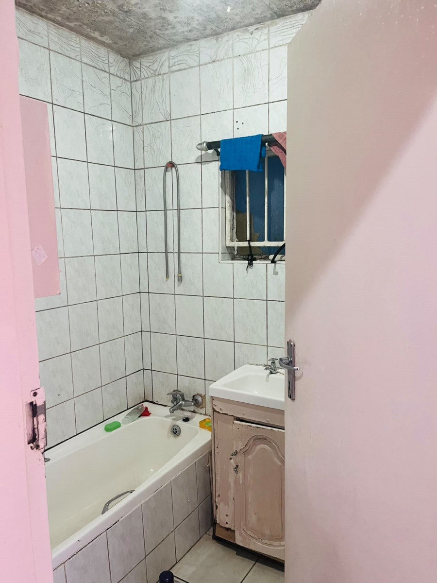 2 Bedroom Property for Sale in Germiston Central Gauteng