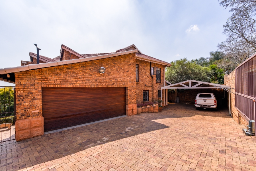 6 Bedroom Property for Sale in Erasmuskloof Gauteng