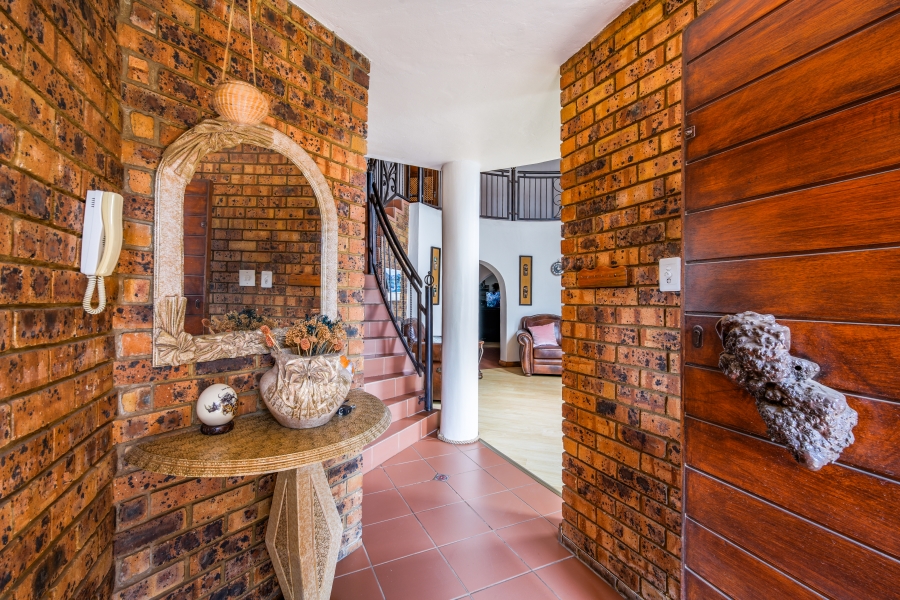 6 Bedroom Property for Sale in Erasmuskloof Gauteng