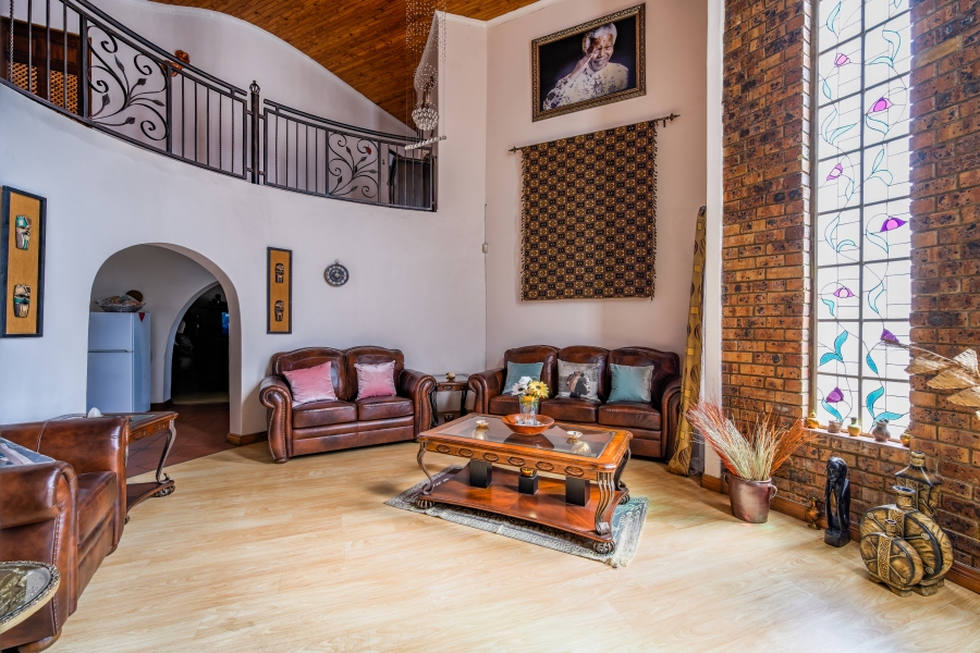 6 Bedroom Property for Sale in Erasmuskloof Gauteng