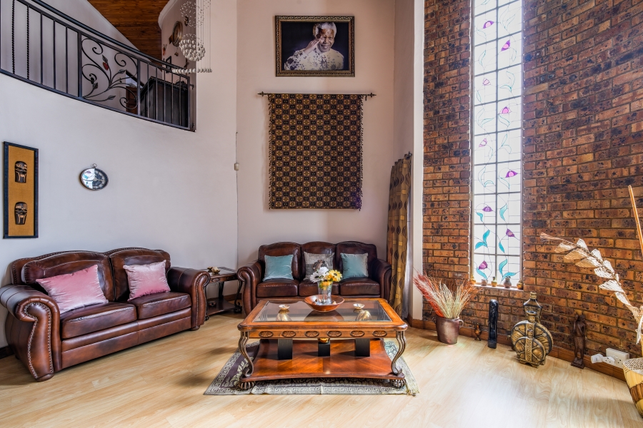 6 Bedroom Property for Sale in Erasmuskloof Gauteng