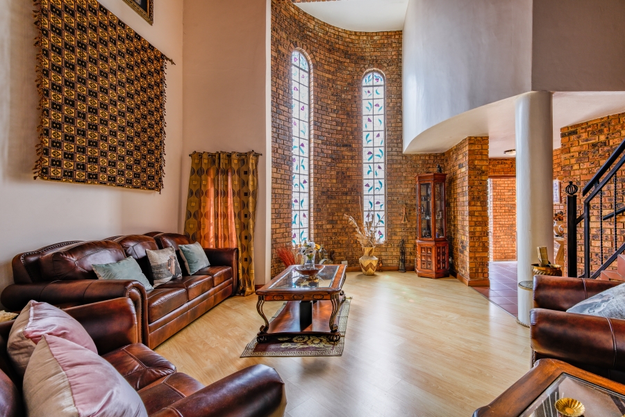 6 Bedroom Property for Sale in Erasmuskloof Gauteng
